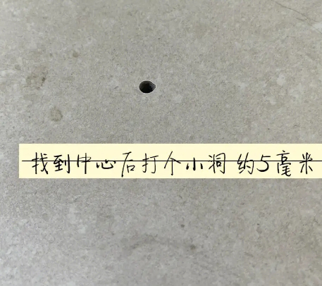 恒山瓷砖空鼓维修公司专业解答在瓷砖铺贴过程中，如果砂料搅拌不均匀，将会带来以下问题